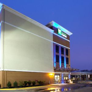 Holiday Inn Express Washington Dc-Bw Parkway By Ihg